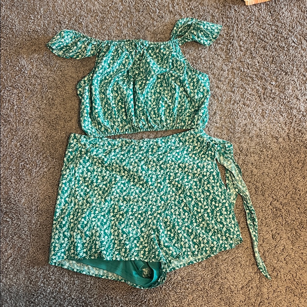 Pink Lily Green Floral Set